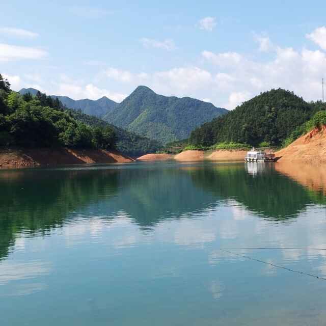 垂钓仙霞湖,收获寥寥数