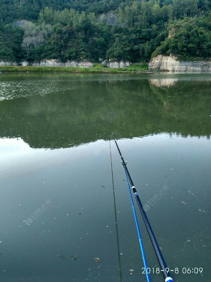 白河堡水库河北段钓鱼图片