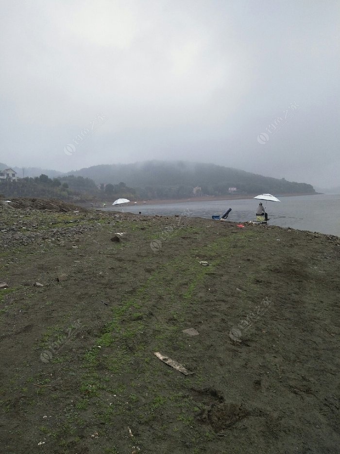 鹞鹰岩水库图片