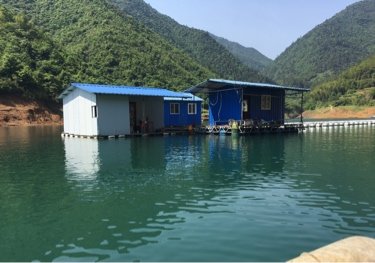 仙霞湖湖山渔翁
