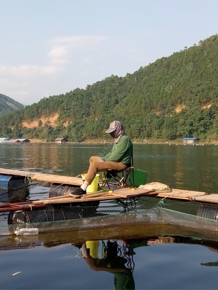 贵州万峰湖钓鱼图片