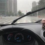 雨中对决指甲非